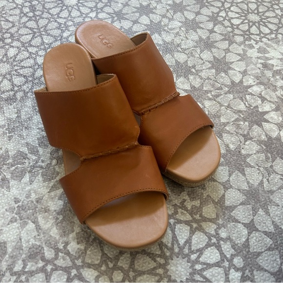 UGG Shoes - UGG Australia Women’s Eirene Platform Sandal Brown Size 9